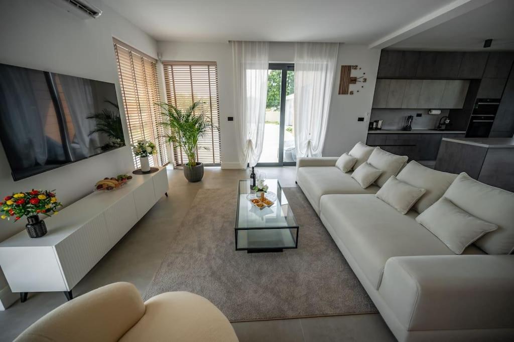 Villa Lila - Sunshine Marčana Kültér fotó